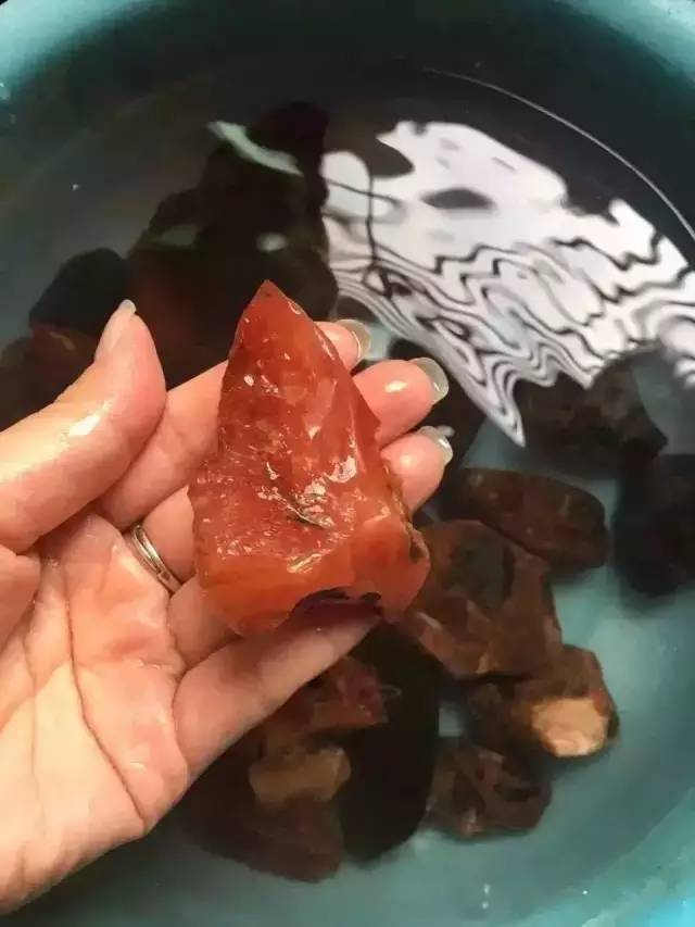 蜜蜡最新黑科技 健康隐患与致命风险并存